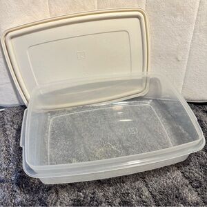 Servin saver #7 rubbermaid 4.2 litres